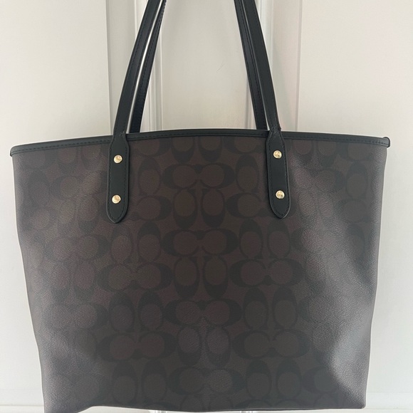 Coach Bag. Perfect size tote and gorgeous brown, black & gold. - Picture 8 of 16